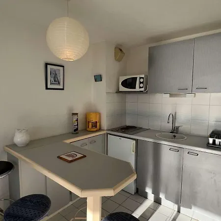 Apartment T2 Avec Terrasse, Parking Prive, Proche - Fr-1-701-18 Valras-Plage
