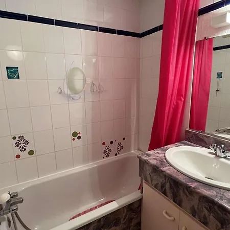 T2 Avec Terrasse, Parking Prive, Proche - Fr-1-701-18 Apartamento *