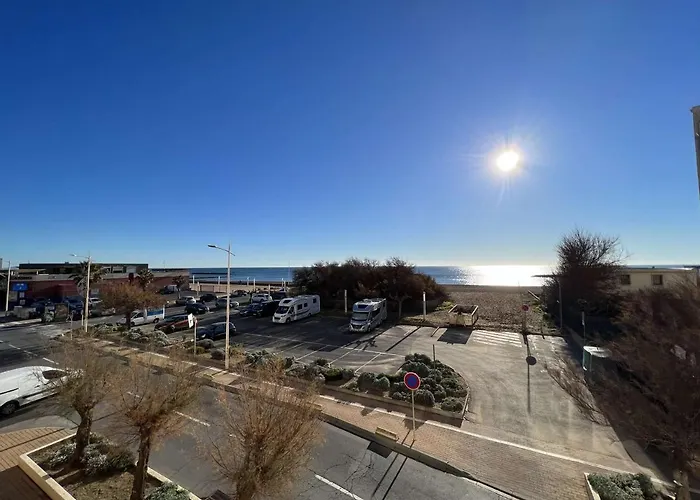 Apartman T2 Avec Terrasse, Parking Prive, Proche - Fr-1-701-18 *